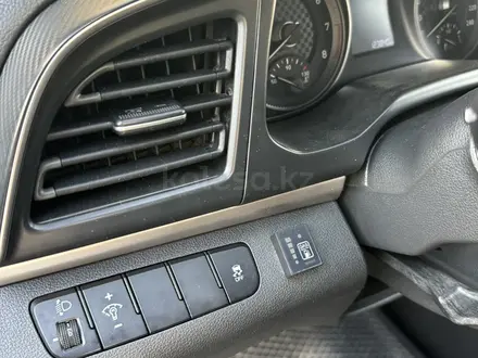 Hyundai Elantra 2020 года за 6 800 000 тг. в Актау – фото 7
