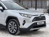 Toyota RAV4 2020 годаfor15 300 000 тг. в Актобе – фото 3