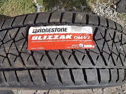 Bridgestone Blizzak DM-V2 235/55 R20 за 98 000 тг. в Алматы