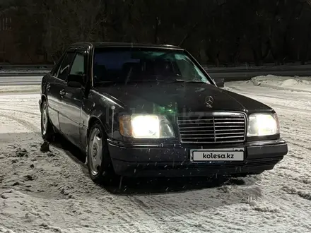 Mercedes-Benz E 280 1994 года за 2 850 000 тг. в Караганда – фото 3