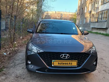 Hyundai Accent 2023 года за 9 500 000 тг. в Усть-Каменогорск
