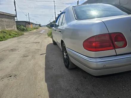 Mercedes-Benz E 240 1998 года за 3 500 000 тг. в Аксу – фото 8