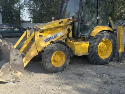Komatsu  WB93R-5 2006 года за 17 000 000 тг. в Алматы