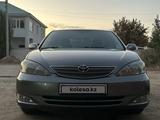 Toyota Camry 2002 годаүшін4 100 000 тг. в Актобе – фото 5