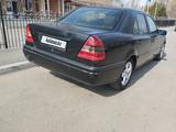 Mercedes-Benz C 180 1995 года за 900 000 тг. в Талдыкорган – фото 2