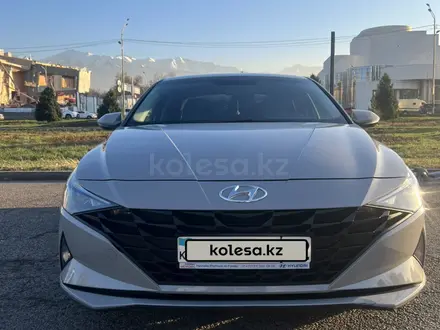 Hyundai Elantra 2022 года за 9 100 000 тг. в Алматы – фото 2