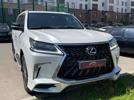 Lexus LX 570 2018 года за 43 200 000 тг. в Астана – фото 2