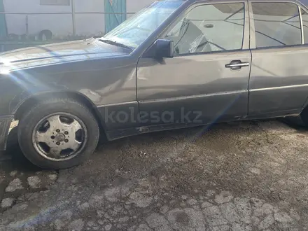 Mercedes-Benz E 260 1993 года за 2 300 000 тг. в Тараз – фото 6