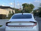 Hyundai Sonata 2022 годаүшін12 880 000 тг. в Алматы – фото 4