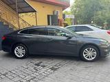 Chevrolet Malibu 2017 года за 7 800 000 тг. в Алматы – фото 3