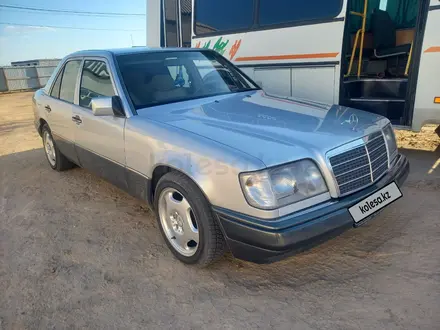 Mercedes-Benz E 220 1994 года за 2 800 000 тг. в Байконыр – фото 5