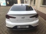 Hyundai Elantra 2019 годаfor8 200 000 тг. в Шымкент – фото 3