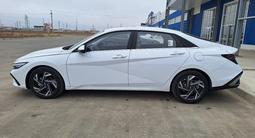 Hyundai Elantra 2023 года за 9 050 000 тг. в Атырау – фото 4