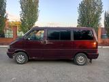 Volkswagen Caravelle 1992 года за 2 950 000 тг. в Актобе – фото 2