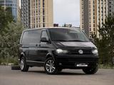 Volkswagen Caravelle 2011 года за 9 500 000 тг. в Караганда