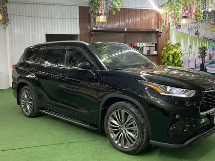 Toyota Highlander 2021 года за 28 500 000 тг. в Уральск