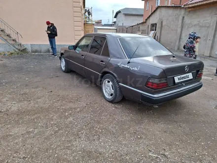 Mercedes-Benz E 200 1993 года за 1 550 000 тг. в Астана – фото 7