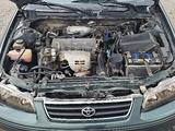 Toyota Camry 2000 года за 3 600 000 тг. в Усть-Каменогорск – фото 2