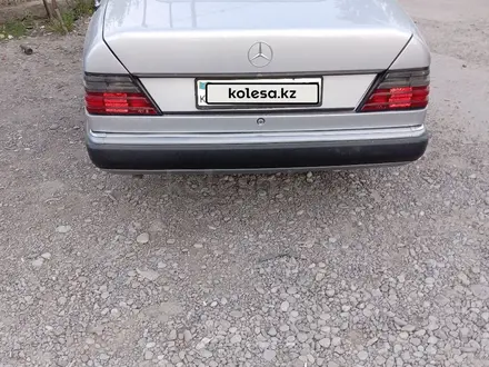 Mercedes-Benz E 220 1992 года за 3 500 000 тг. в Шымкент – фото 3