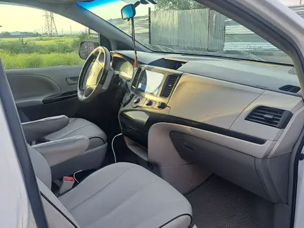 Toyota Sienna 2014 года за 9 700 000 тг. в Алматы – фото 10
