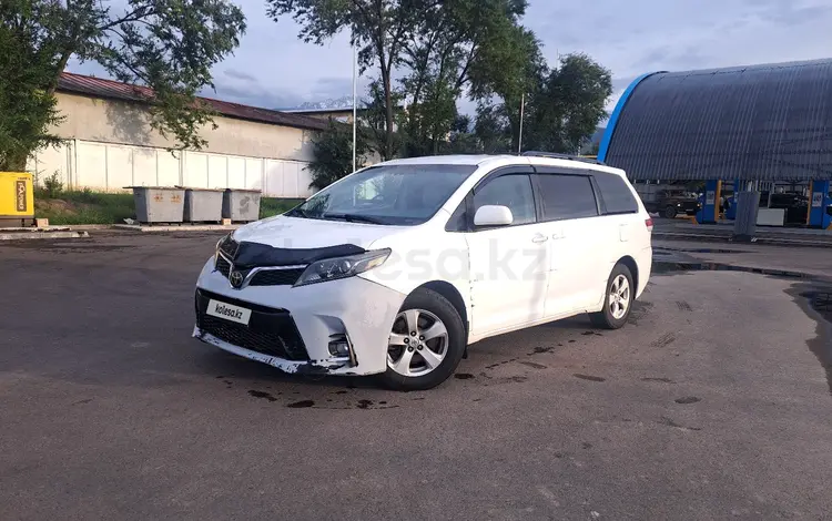 Toyota Sienna 2014 года за 9 700 000 тг. в Алматы