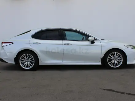 Toyota Camry 2018 года за 12 500 000 тг. в Тараз – фото 17