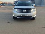 Toyota Highlander 2013 годаfor13 000 000 тг. в Тараз