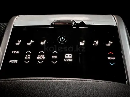 Toyota Camry Luxe 2023 года за 20 490 000 тг. в Усть-Каменогорск – фото 20