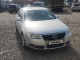 Volkswagen Passat 2005 года за 4 700 000 тг. в Усть-Каменогорск – фото 3