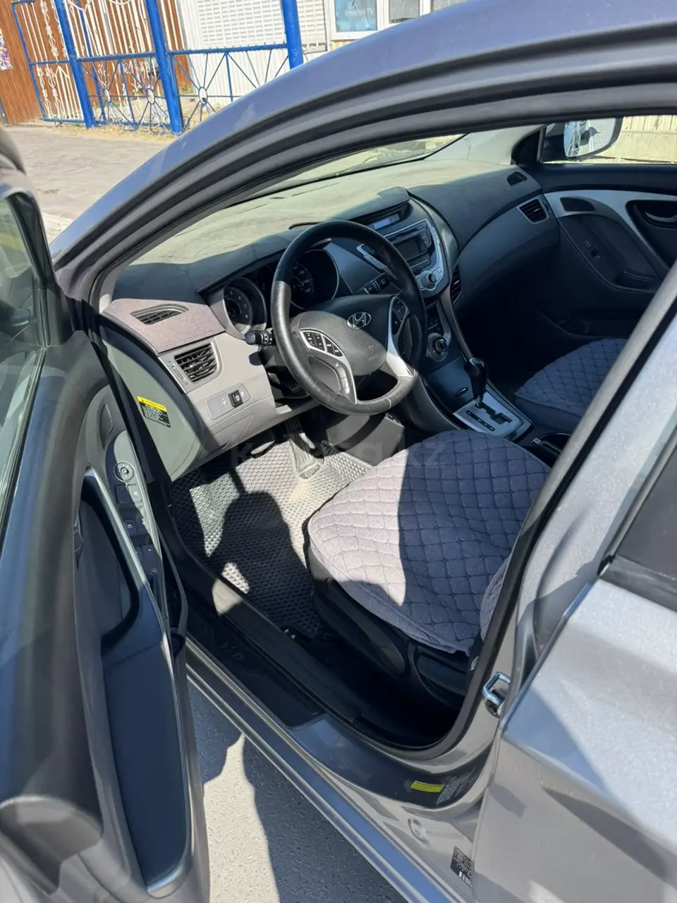 Hyundai Elantra, 2011