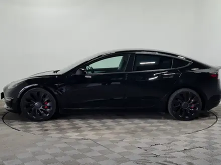 Tesla Model 3 2022 года за 9 990 000 тг. в Алматы – фото 8