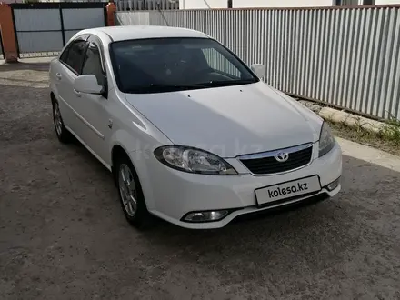 Daewoo Gentra 2015 года за 4 200 000 тг. в Атырау – фото 2