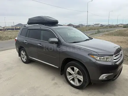 Toyota Highlander 2013 года за 8 000 000 тг. в Атырау – фото 4