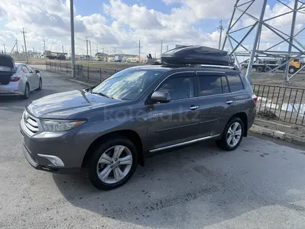 Toyota Highlander 2013 года за 8 000 000 тг. в Атырау – фото 7