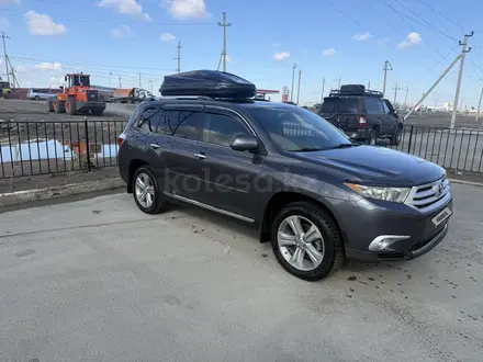 Toyota Highlander 2013 года за 8 000 000 тг. в Атырау