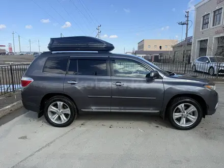 Toyota Highlander 2013 года за 8 000 000 тг. в Атырау – фото 10