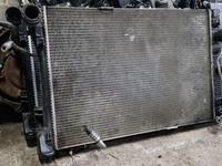 Радиатор охлаждения двигателя на w204 за 60 000 тг. в Алматы