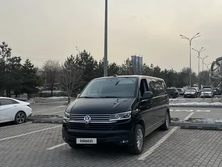 Volkswagen Multivan 2021 года за 29 000 000 тг. в Алматы