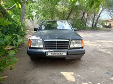 Mercedes-Benz E-Class, 1993