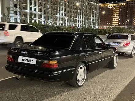 Mercedes-Benz E 300 1992 года за 2 200 000 тг. в Актау