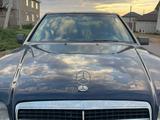 Mercedes-Benz E 200 1993 годаfor1 800 000 тг. в Астана