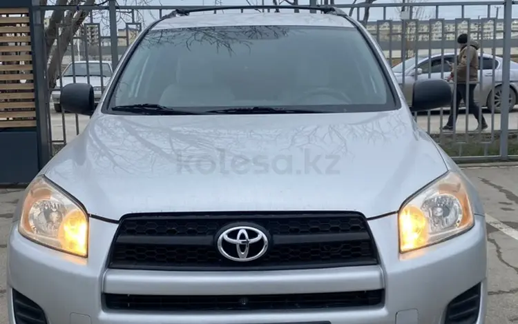 Toyota RAV4 2010 годаfor8 500 000 тг. в Актау