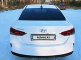 Hyundai Accent 2021 годаfor7 600 000 тг. в Петропавловск – фото 5