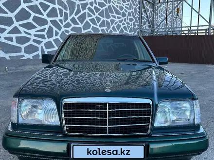 Mercedes-Benz E 220 1995 года за 3 200 000 тг. в Туркестан – фото 6