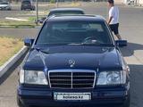 Mercedes-Benz E 220 1994 года за 2 000 000 тг. в Шымкент
