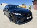 Toyota Camry 2018 года за 9 900 000 тг. в Кульсары – фото 3