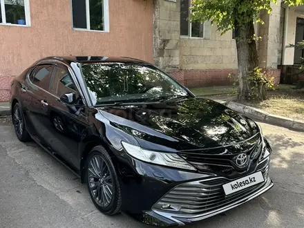 Toyota Camry 2019 года за 14 800 000 тг. в Алматы