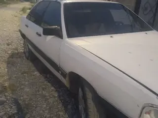 Audi 100, 1983