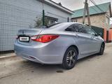 Hyundai Sonata 2010 года за 5 500 000 тг. в Атырау – фото 2