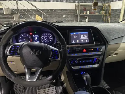 Hyundai Sonata 2019 года за 6 550 000 тг. в Актобе – фото 12